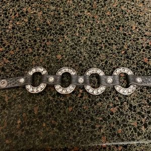 Premier silver leather reversible bracelet! 💖